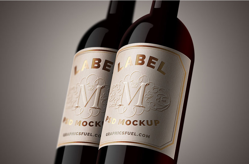 A free wine bottle label mockup