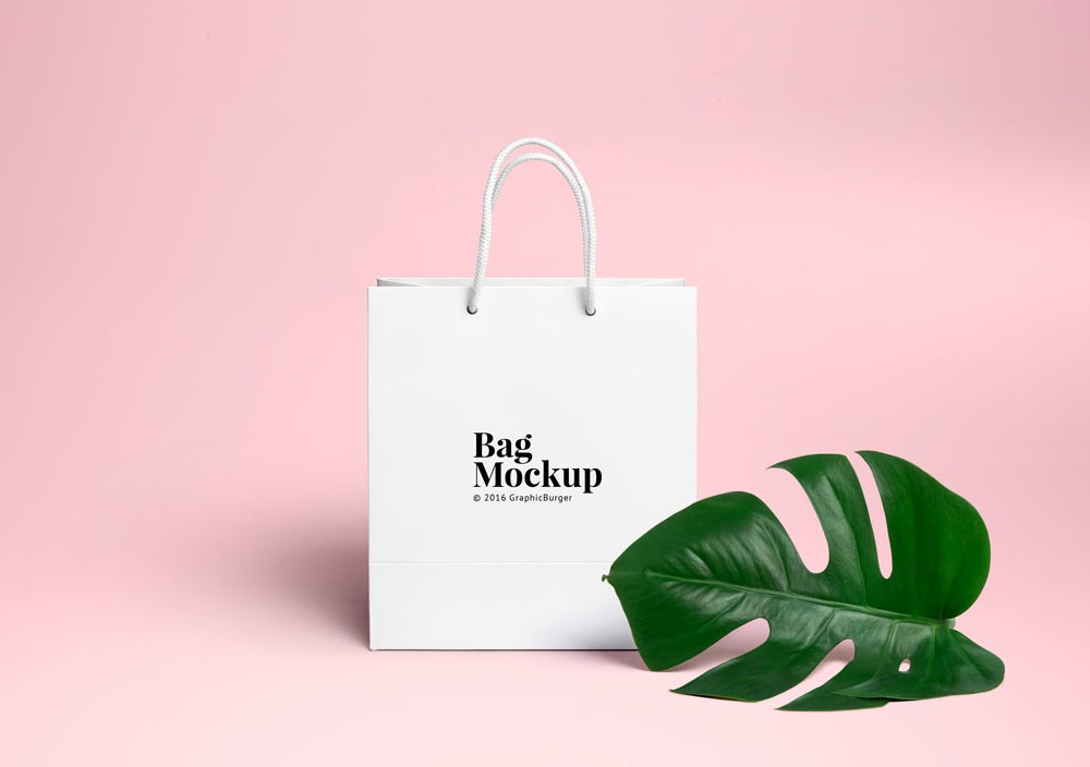 A free paper shopping bag mockup template