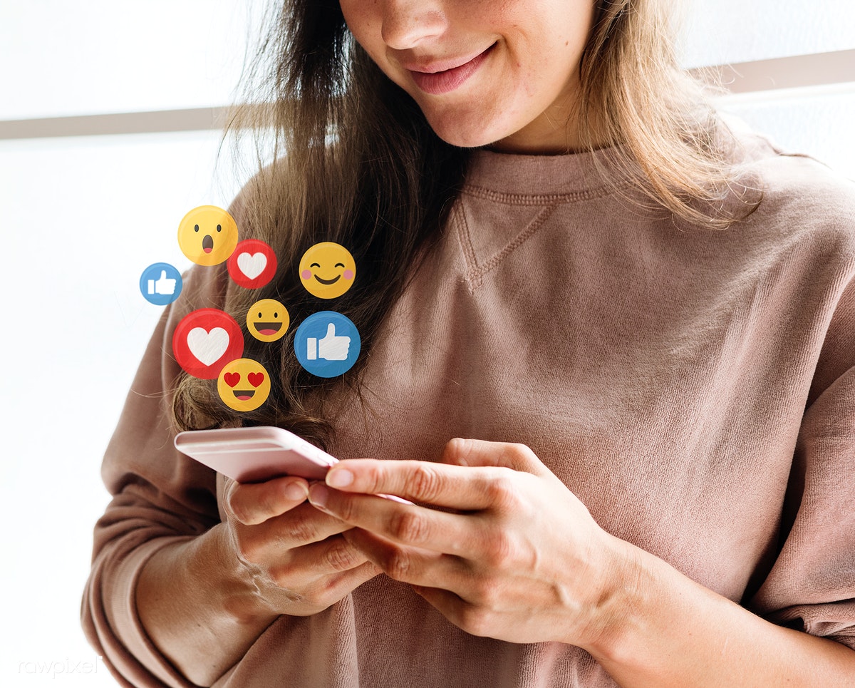 A women watching social media through smartphone