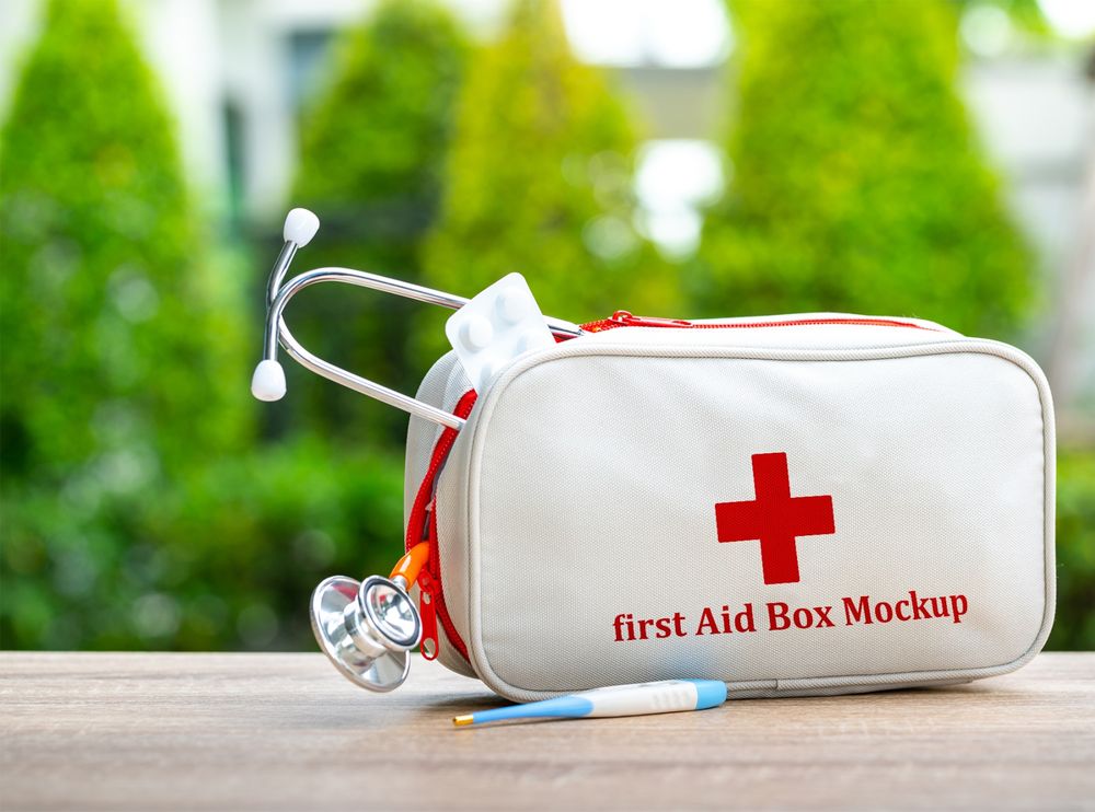 Free-First-Aid-Bag-Mockup-PSD-Template.jpg