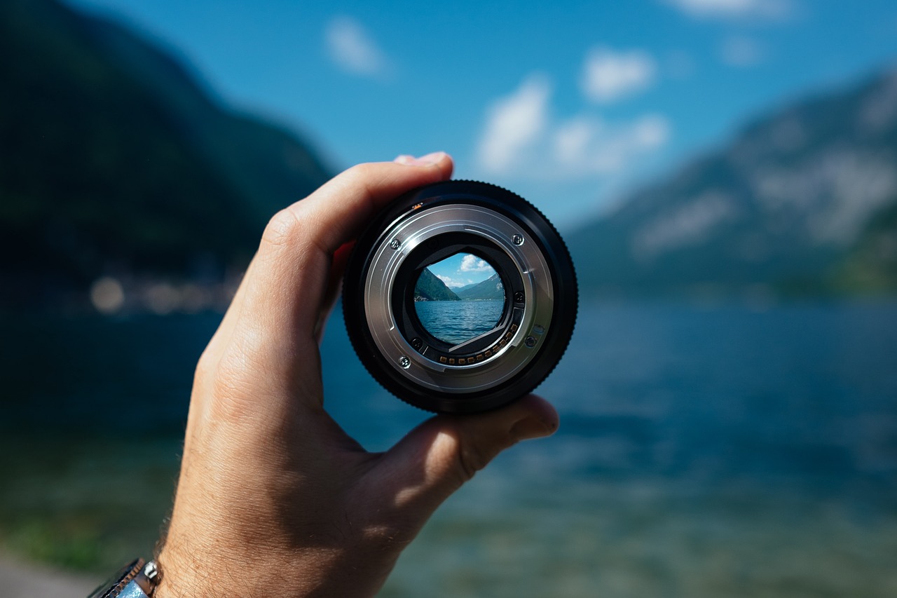 The lens in hand