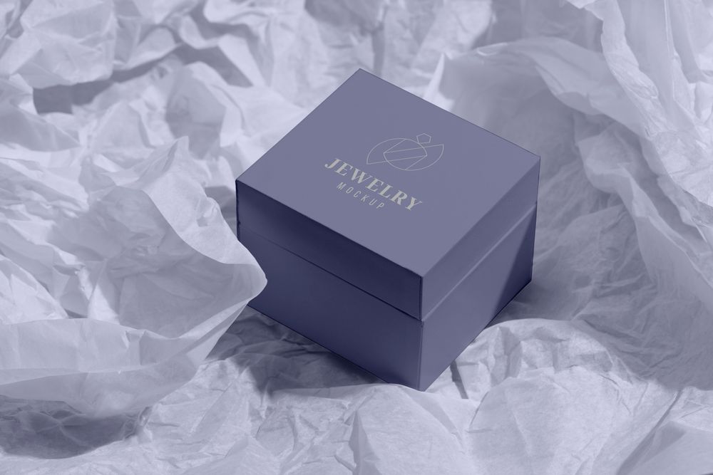 A free jewelry packaging mockup template